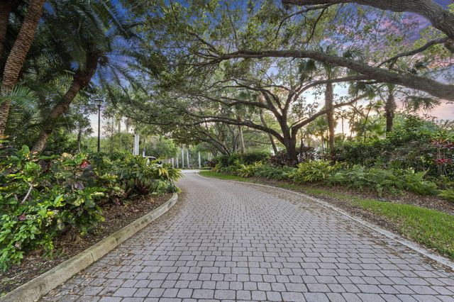 4 Castle Hill Way, Stuart, FL 34996