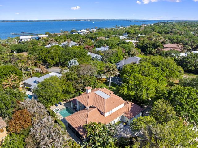 4 Castle Hill Way, Stuart, FL 34996