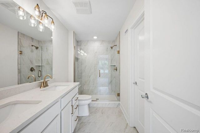 1036 Pine Tree Lane, Troy, MI 48085