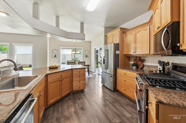 5356 N Schumann Ave, Meridian, ID 83646