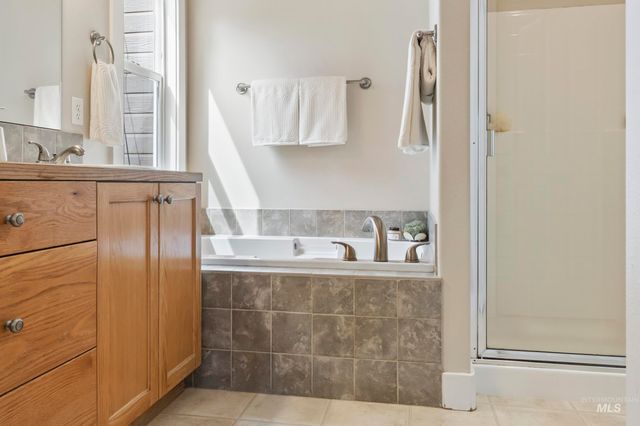 5356 N Schumann Ave, Meridian, ID 83646