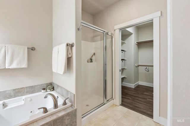 5356 N Schumann Ave, Meridian, ID 83646