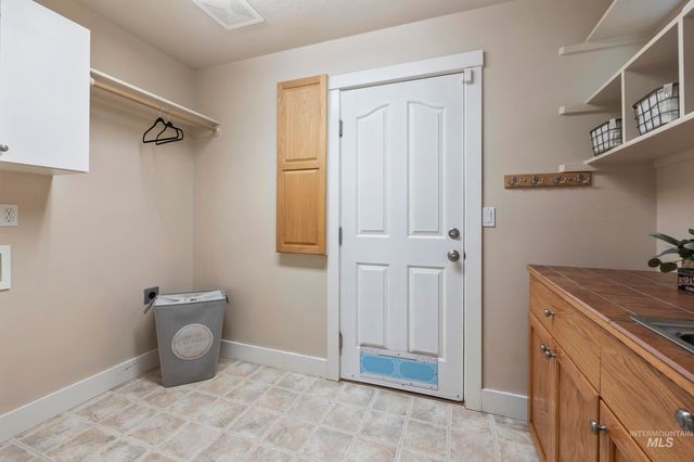 5356 N Schumann Ave, Meridian, ID 83646