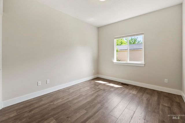 5356 N Schumann Ave, Meridian, ID 83646