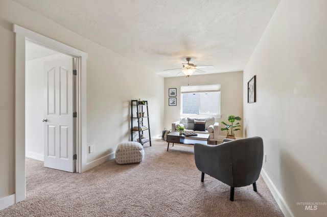 5356 N Schumann Ave, Meridian, ID 83646