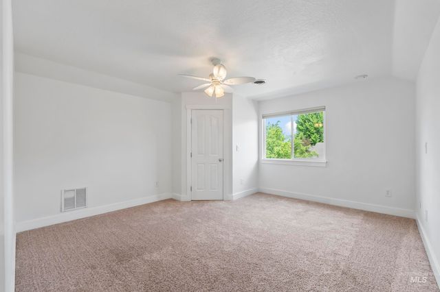 5356 N Schumann Ave, Meridian, ID 83646
