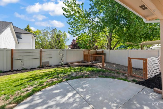 5356 N Schumann Ave, Meridian, ID 83646