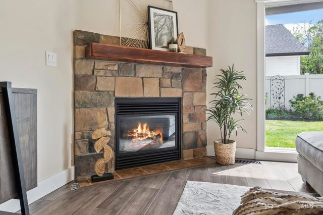 5356 N Schumann Ave, Meridian, ID 83646