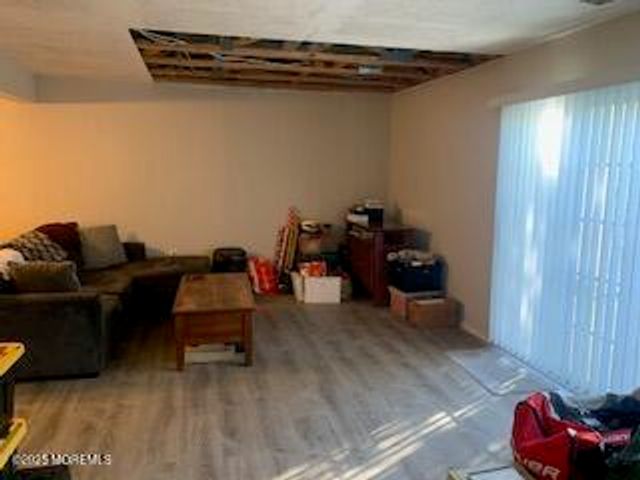 32 Dover Court, Tinton Falls, NJ 07712