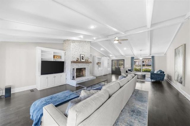 6313 Shoreland Circle, Buford, GA 30518