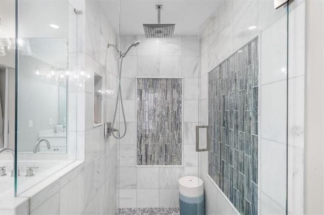 6313 Shoreland Circle, Buford, GA 30518