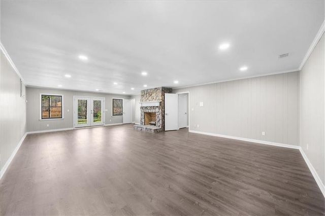 6313 Shoreland Circle, Buford, GA 30518