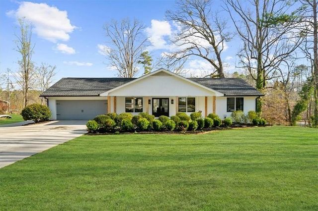 6313 Shoreland Circle, Buford, GA 30518
