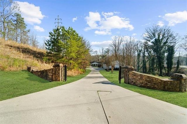 6313 Shoreland Circle, Buford, GA 30518