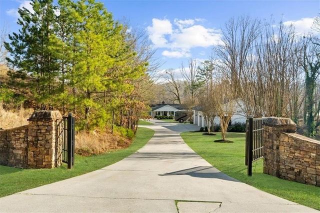 6313 Shoreland Circle, Buford, GA 30518