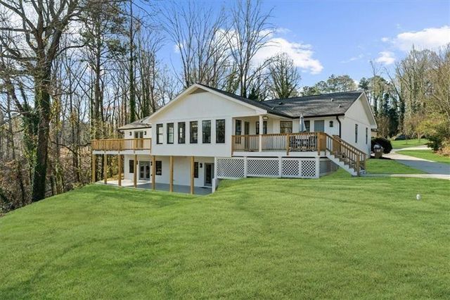 6313 Shoreland Circle, Buford, GA 30518