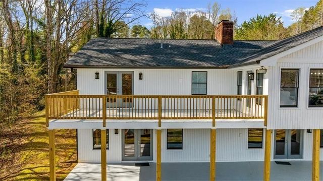 6313 Shoreland Circle, Buford, GA 30518