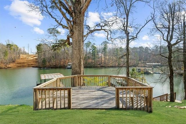 6313 Shoreland Circle, Buford, GA 30518