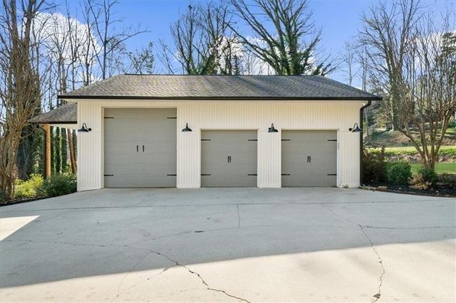 6313 Shoreland Circle, Buford, GA 30518