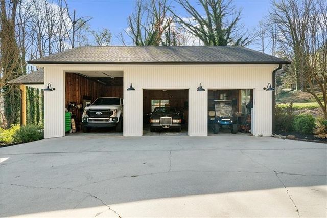 6313 Shoreland Circle, Buford, GA 30518