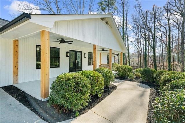 6313 Shoreland Circle, Buford, GA 30518