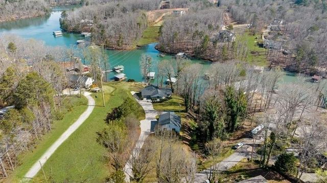 6313 Shoreland Circle, Buford, GA 30518