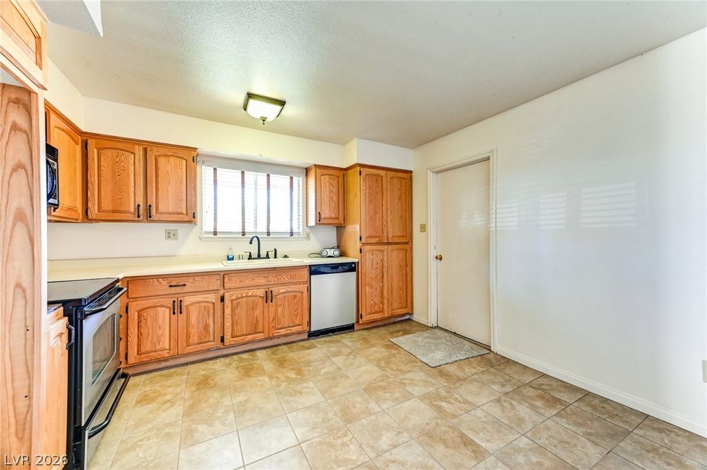 3701 East Carey Avenue, North Las Vegas, NV 89030 — photo 4