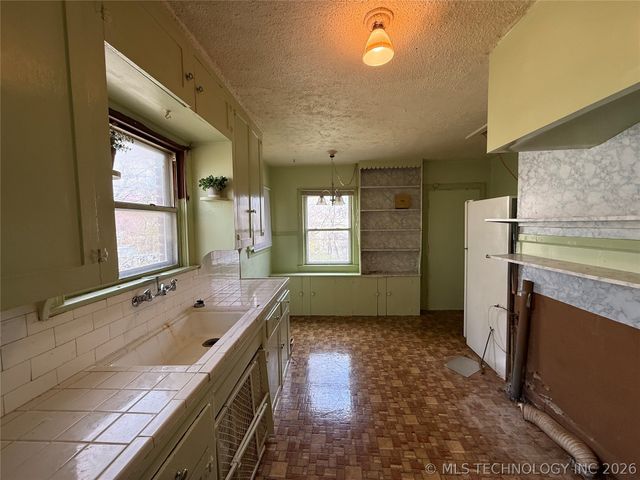 1961 N Boston Place, Tulsa, OK 74106