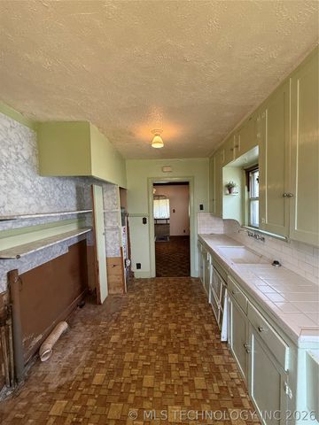 1961 N Boston Place, Tulsa, OK 74106