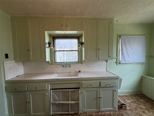 1961 N Boston Place, Tulsa, OK 74106