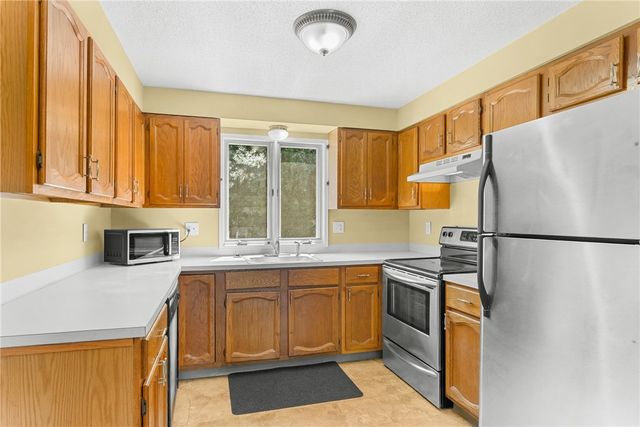 283 Privilege Street 4, Woonsocket, RI 02895