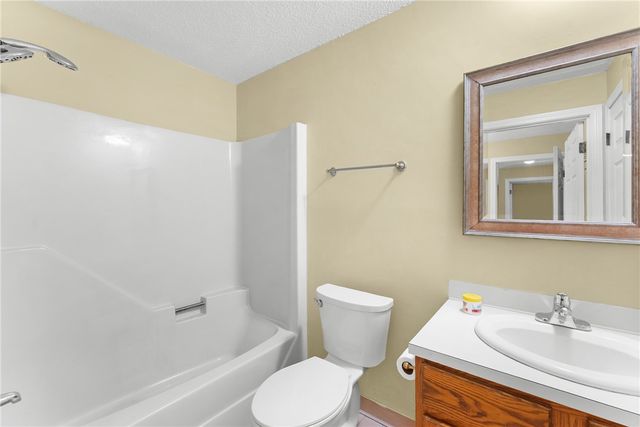 283 Privilege Street 4, Woonsocket, RI 02895