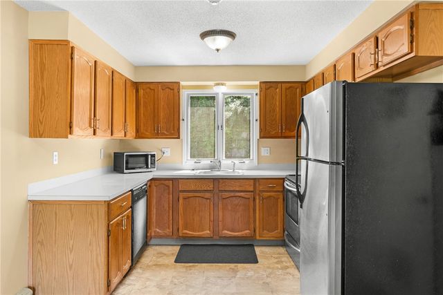 283 Privilege Street 4, Woonsocket, RI 02895