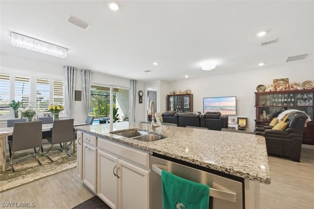 28076 SEASONS TIDE AVE, Bonita Springs, FL 34135