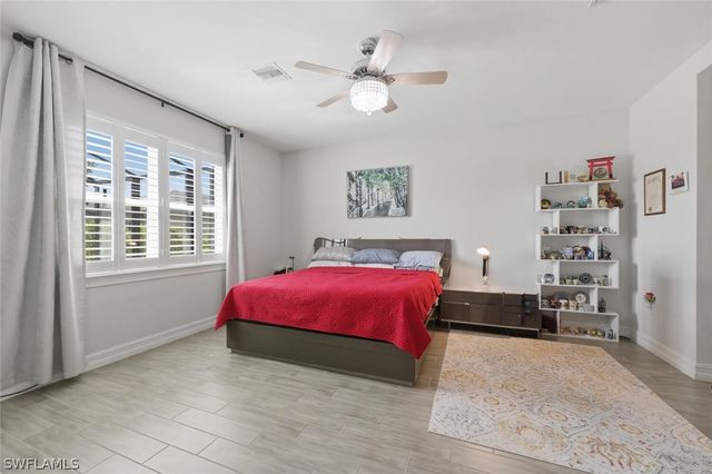 28076 SEASONS TIDE AVE, Bonita Springs, FL 34135