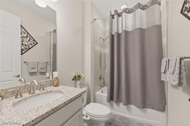 28076 SEASONS TIDE AVE, Bonita Springs, FL 34135