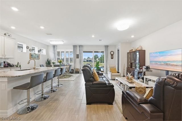 28076 SEASONS TIDE AVE, Bonita Springs, FL 34135