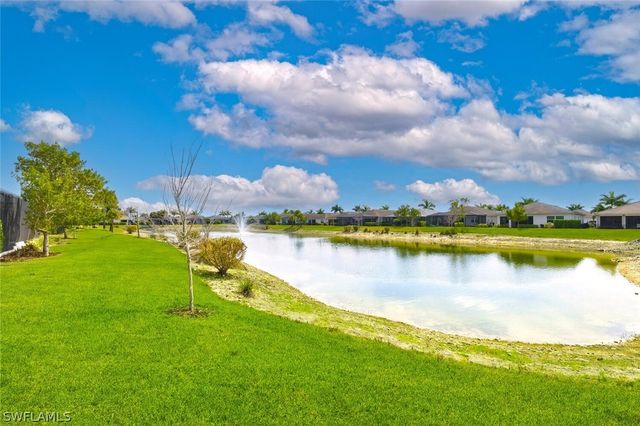 28076 SEASONS TIDE AVE, Bonita Springs, FL 34135