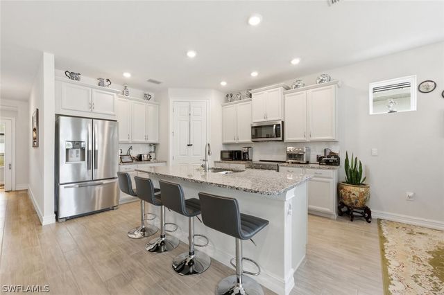 28076 SEASONS TIDE AVE, Bonita Springs, FL 34135