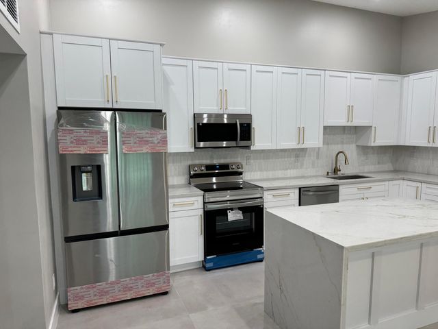 15449 Lakes Of Delray Boulevard, Delray Beach, FL 33484