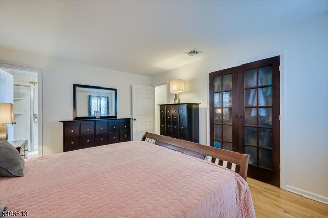 108 Elizabethtown Ct, South Plainfield Boro, NJ 07080