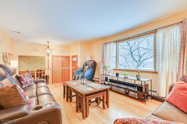 108 Elizabethtown Ct, South Plainfield Boro, NJ 07080