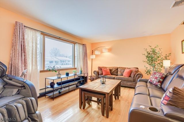 108 Elizabethtown Ct, South Plainfield Boro, NJ 07080