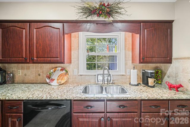 13539 Four Oaks Lane, Matthews, NC 28105