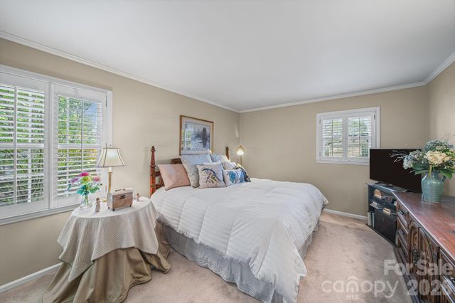 13539 Four Oaks Lane, Matthews, NC 28105