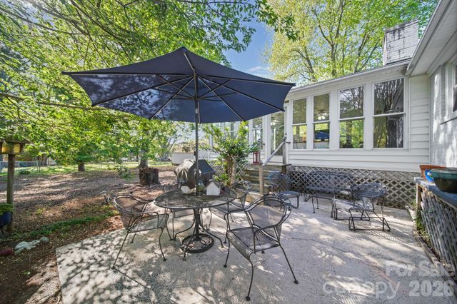13539 Four Oaks Lane, Matthews, NC 28105