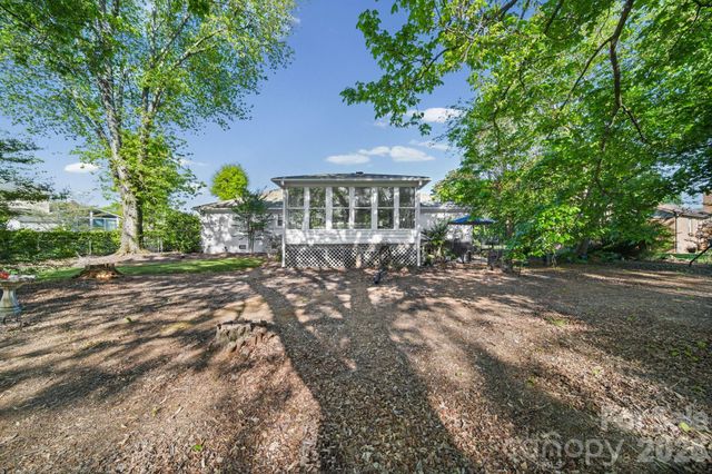 13539 Four Oaks Lane, Matthews, NC 28105