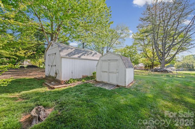 13539 Four Oaks Lane, Matthews, NC 28105