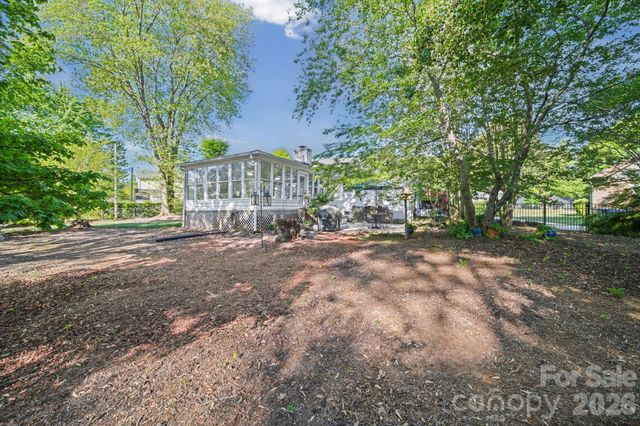 13539 Four Oaks Lane, Matthews, NC 28105