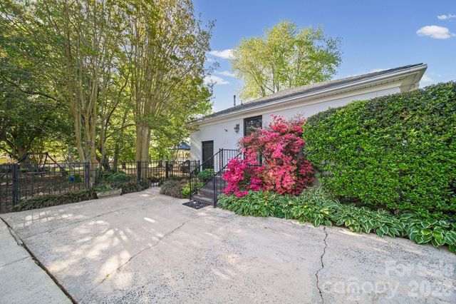 13539 Four Oaks Lane, Matthews, NC 28105